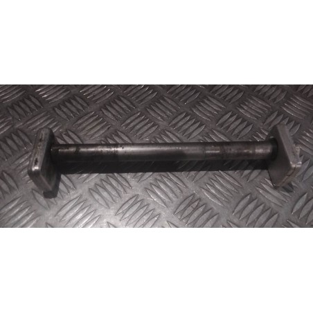 Axe de roue arrière 125 MX GS 87 - 88 / 240 MX GS 87 - 89