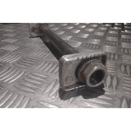 Axe de roue arrière 125 MX GS 87 - 88 / 240 MX GS 87 - 89