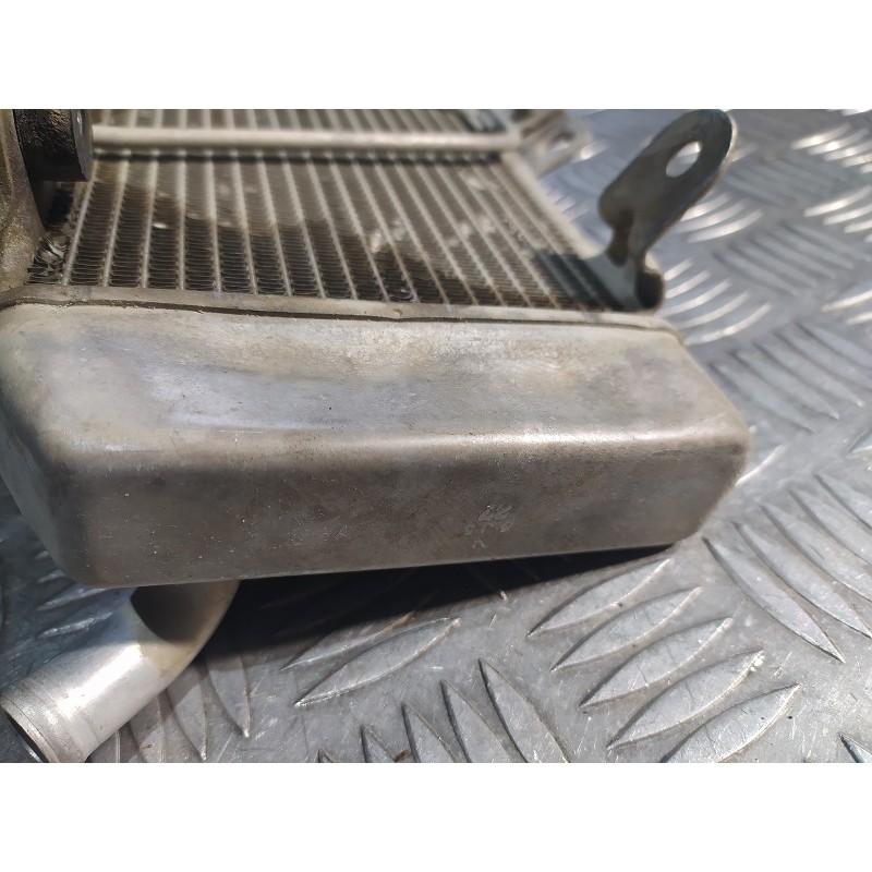 Radiateur coté sans bouchon 450 YZF 2006