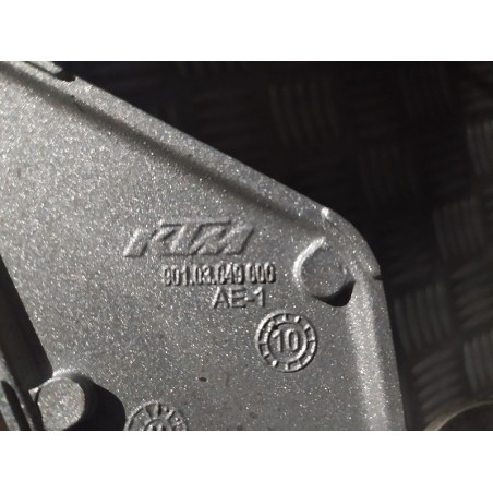 Platine support + repose-pied passager droit 125 DUKE 11 - 15 /  200 DUKE 12 - 20 /  390 DUKE 13 - 14
