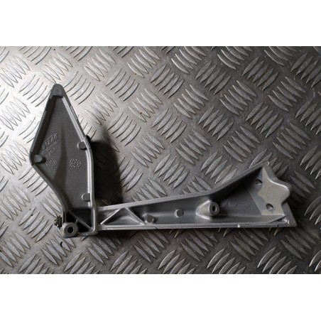 Platine support + repose-pied passager gauche 125 DUKE 11 - 16 / 200 DUKE 12 - 17 / 390 DUKE 13 - 16