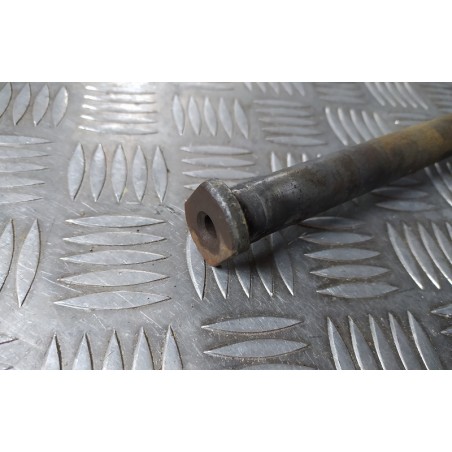 Axe de roue arrière 125 WR 95 - 98 / 250 360 WR 93 - 00