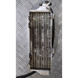 Radiateur coté bouchon 125...