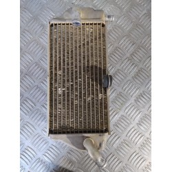 Radiateur coté sans bouchon...