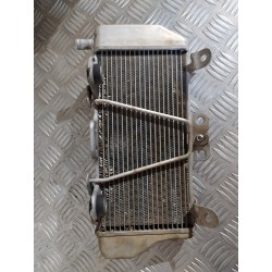 Radiateur coté sans bouchon...