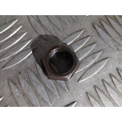 Écrou de pignon de sortie...