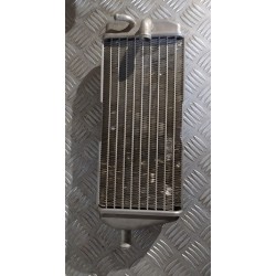 Radiateur coté sans bouchon...