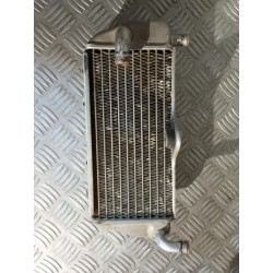 Radiateur coté sans bouchon...