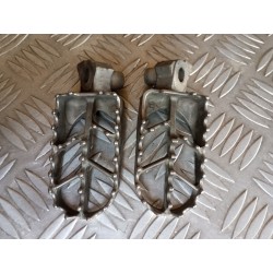 Repose-pieds 125 250 YZ 04...