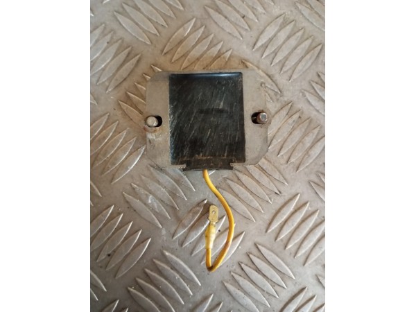 Régulateur de tension 125 WR 95 - 10 / 125 CR 08 / 250 WR 93 - 10 / 360 WR 93 - 02
