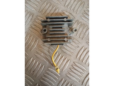 Régulateur de tension 125 WR 95 - 10 / 125 CR 08 / 250 WR 93 - 10 / 360 WR 93 - 02