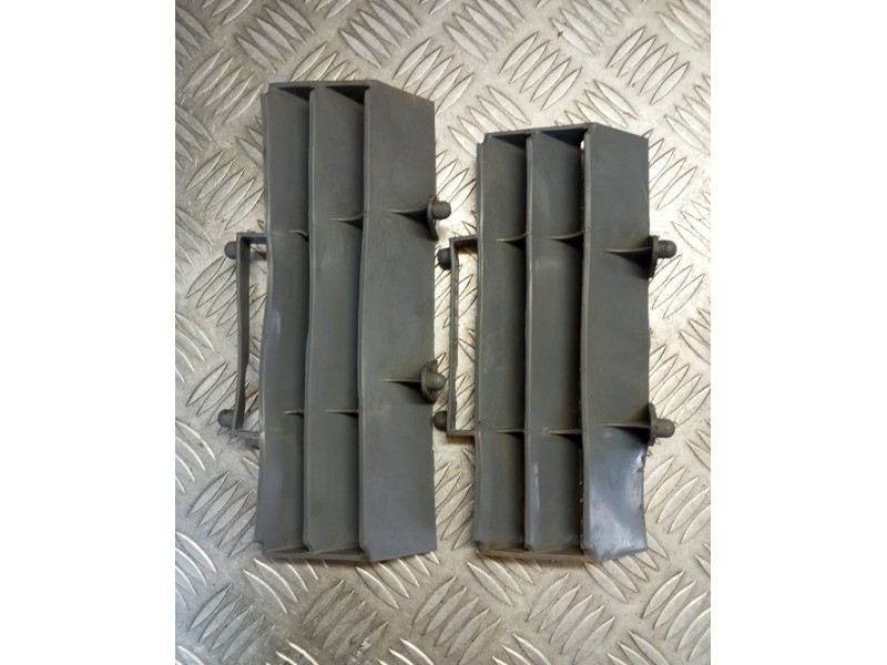 Grilles de radiateur 125 WRE 95 - 99 / 125 250 360 WR CR 95 - 99