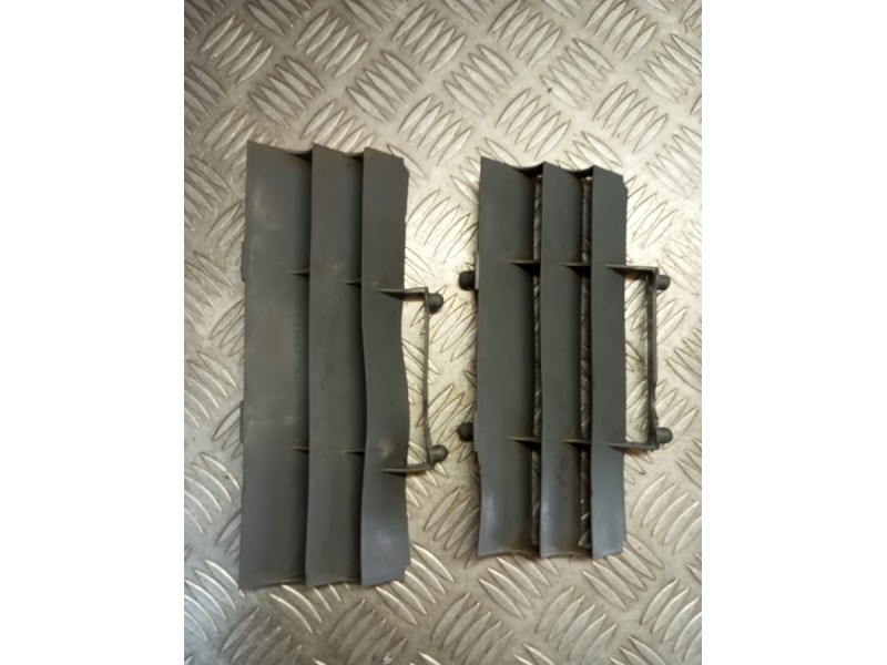Grilles de radiateur 125 WRE 95 - 99 / 125 250 360 WR CR 95 - 99