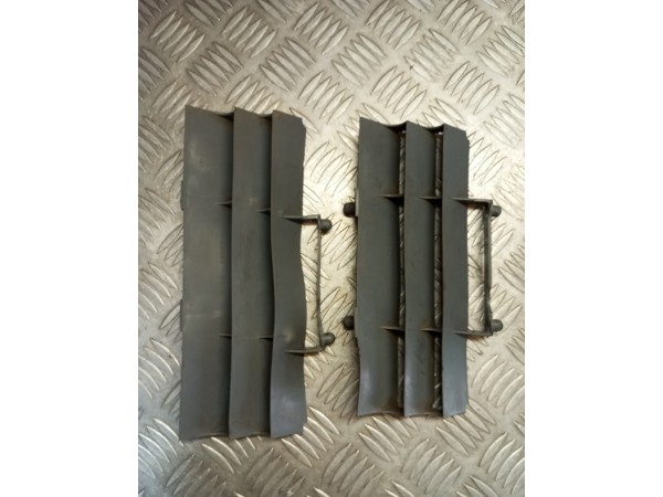 Grilles de radiateur 125 WRE 95 - 99 / 125 250 360 WR CR 95 - 99
