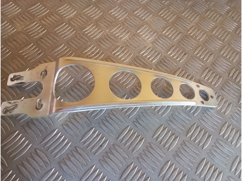 Rigidificateur universel de garde boue avant