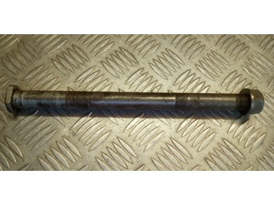 Axe de roue arrière 125 WR 95 - 98 / 250 360 WR 93 - 00