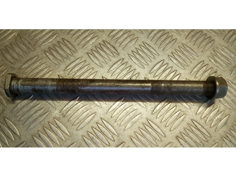Axe de roue arrière 125 WR 95 - 98 / 250 360 WR 93 - 00