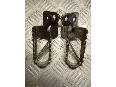 Repose-pieds 125 WR CR 95 - 98 / 250 360 WR 96 - 98 / 250 CR 96