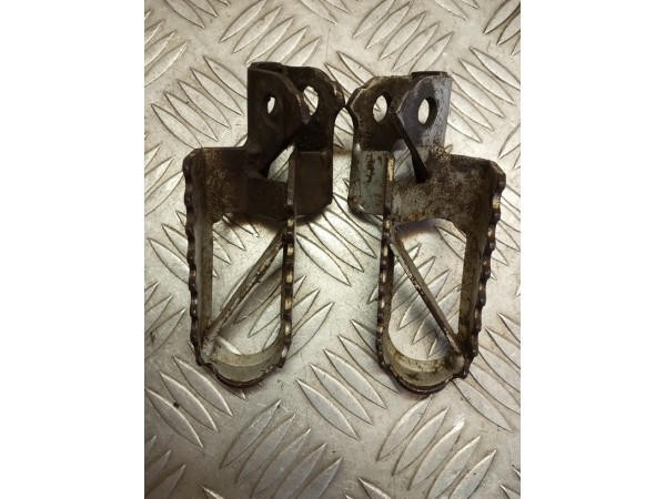 Repose-pieds 125 WR CR 95 - 98 / 250 360 WR 96 - 98 / 250 CR 96